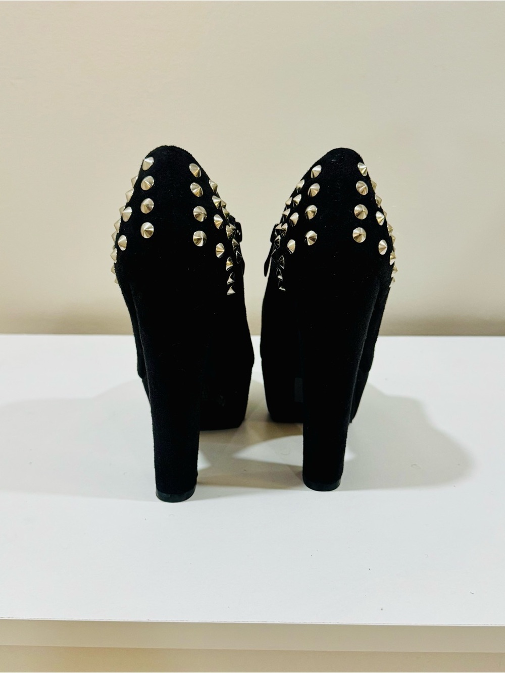 Women’s Black Suede Platform Ankle Bootie Heels Studded Size 6 - Picture 3 of 4